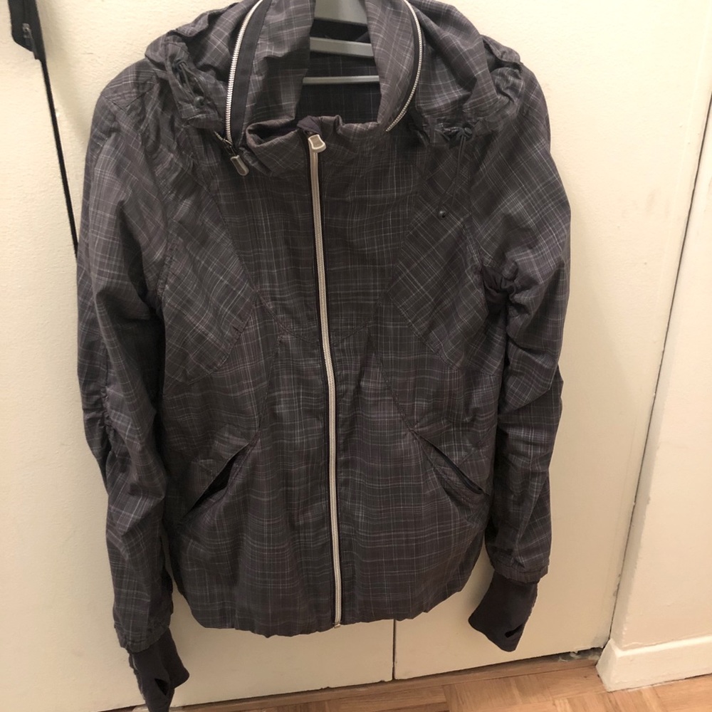 Lululemon Run Hustle Jacket Hooded, size 6
